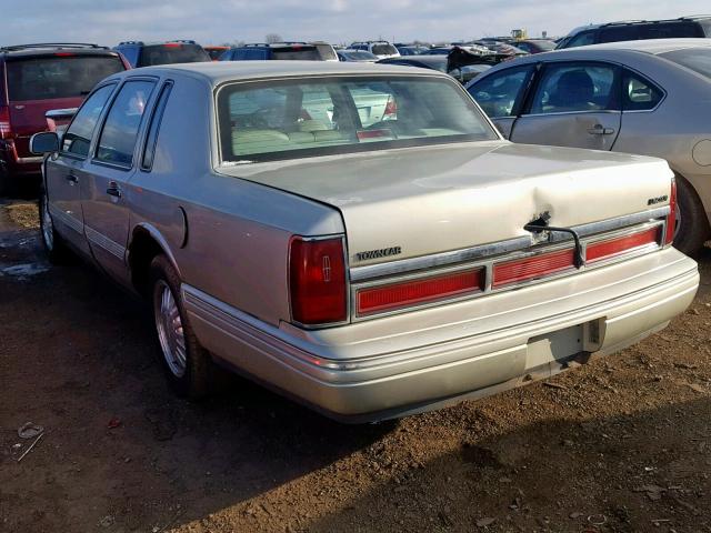 1LNLM82W2VY616420 - 1997 LINCOLN TOWN CAR S GOLD photo 3