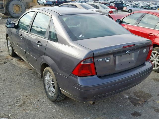 1FAFP34N47W302160 - 2007 FORD FOCUS ZX4 GRAY photo 3