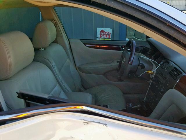 JTHBF30G236010339 - 2003 LEXUS ES 300 WHITE photo 5