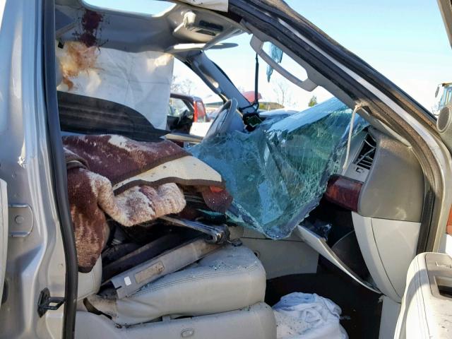 5LMFU27R44LJ30603 - 2004 LINCOLN NAVIGATOR 银色 照片 5