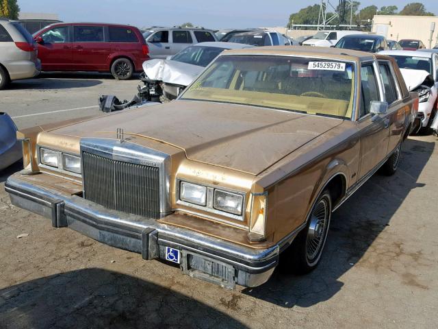 1LNBP96F2EY759242 - 1984 LINCOLN TOWN CAR GOLD photo 2