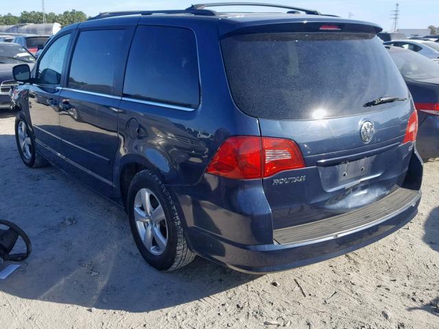 2V8HW34119R546576 - 2009 VOLKSWAGEN ROUTAN SE GRAY photo 3