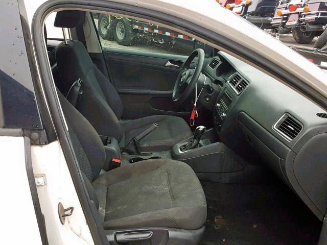 3VW2K7AJXDM267861 - 2013 VOLKSWAGEN JETTA BASE Սպիտակ լուսանկար 5