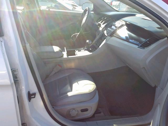 1FAHP2EW4BG183166 - 2011 FORD TAURUS SEL WHITE photo 5