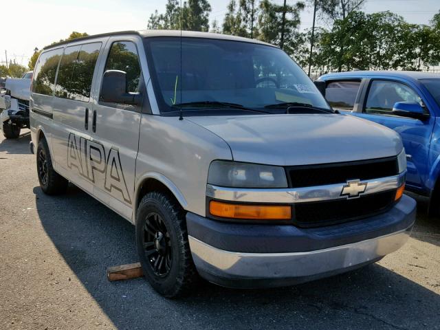 1GNFH15T561243518 - 2006 CHEVROLET EXPRESS G1 GRAY photo 1