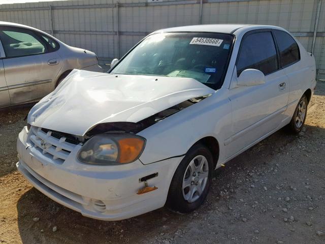 KMHCG35C44U317559 - 2004 HYUNDAI ACCENT GL WHITE photo 2