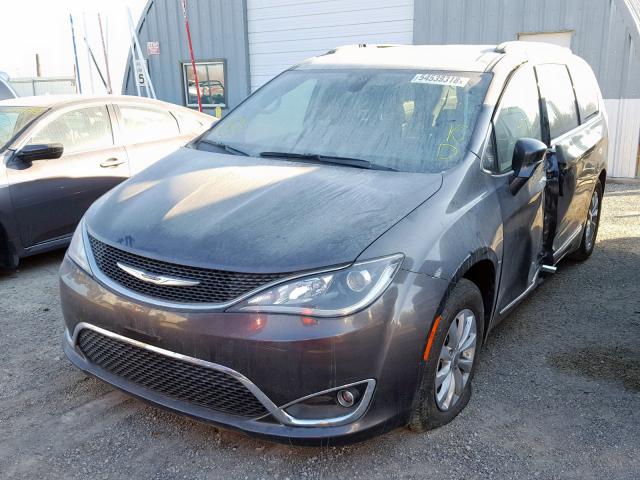 2C4RC1BG5HR621542 - 2017 CHRYSLER PACIFICA T GRAY photo 2