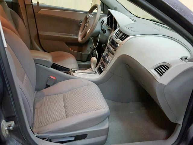 1G1ZB5EB3A4156366 - 2010 CHEVROLET MALIBU LS ნაცრისფერი ფოტო 5