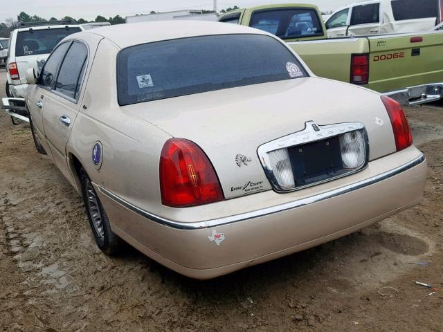 1LNHM83W81Y722871 - 2001 LINCOLN TOWN CAR C BEIGE photo 3