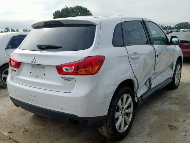 4A4AP3AU3DE008887 - 2013 MITSUBISHI OUTLANDER WHITE photo 4