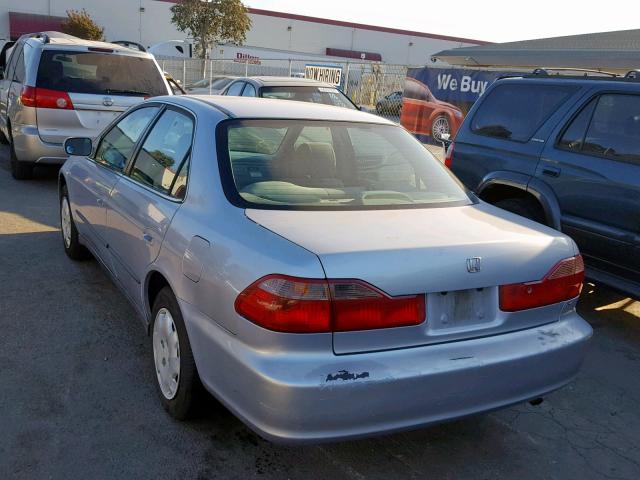 1HGCG5643WA152665 - 1998 HONDA ACCORD LX SILVER photo 3