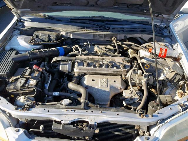 1HGCG5643WA152665 - 1998 HONDA ACCORD LX SILVER photo 7