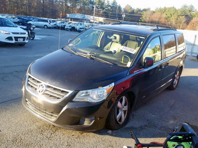 2V4RW3DG6BR695078 - 2011 VOLKSWAGEN ROUTAN SE BLACK photo 2