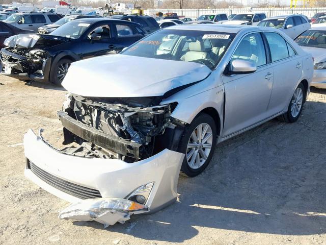 4T1BD1FK1CU038924 - 2012 TOYOTA CAMRY HYBR SILVER photo 2