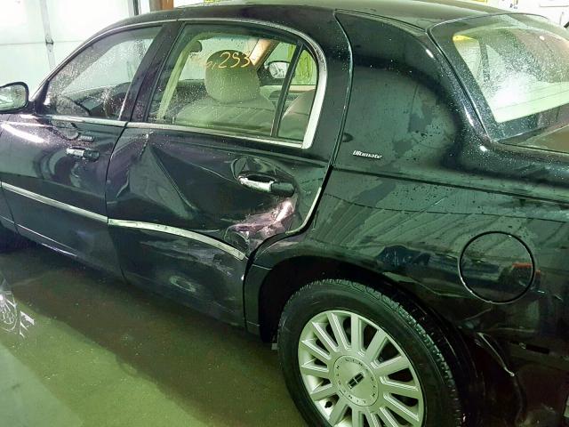 1LNHM83W24Y683666 - 2004 LINCOLN TOWN CAR U BLACK photo 9