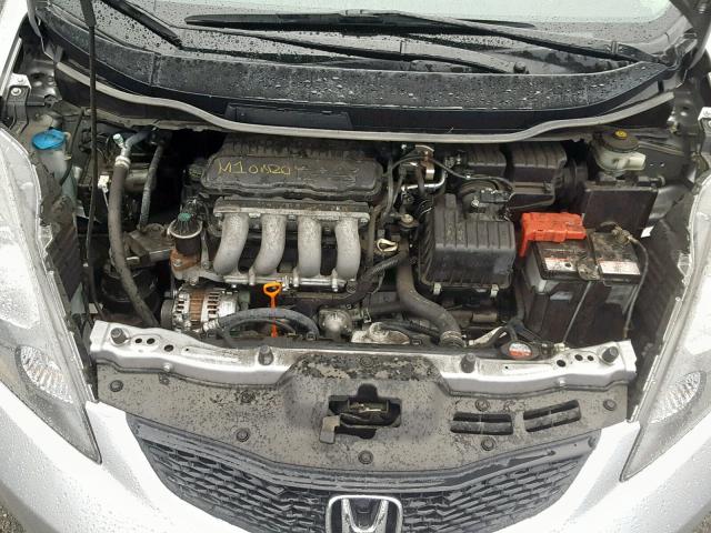 JHMGE8H39DC038388 - 2013 HONDA FIT SILVER photo 7