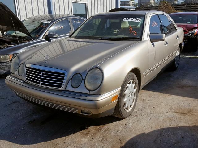 WDBJF65H0XA744561 - 1999 MERCEDES-BENZ E 320 GOLD photo 2