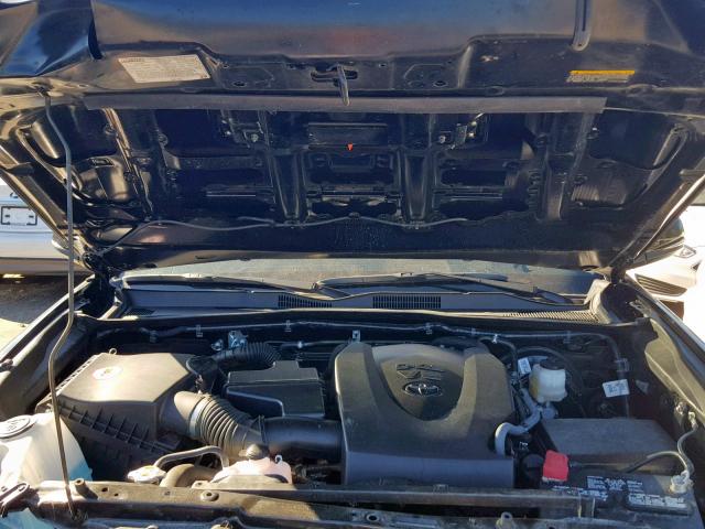 5TFCZ5AN8HX119623 - 2017 TOYOTA TACOMA DOU შავი ფოტო 7