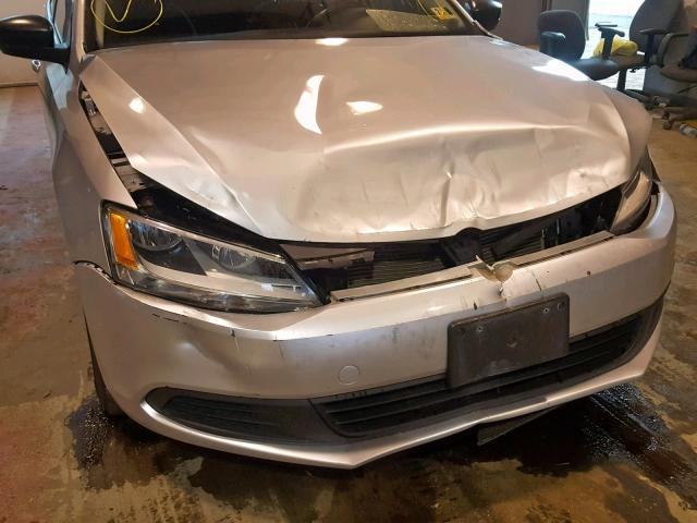 3VW2K7AJ9DM353842 - 2013 VOLKSWAGEN JETTA BASE SILVER photo 9