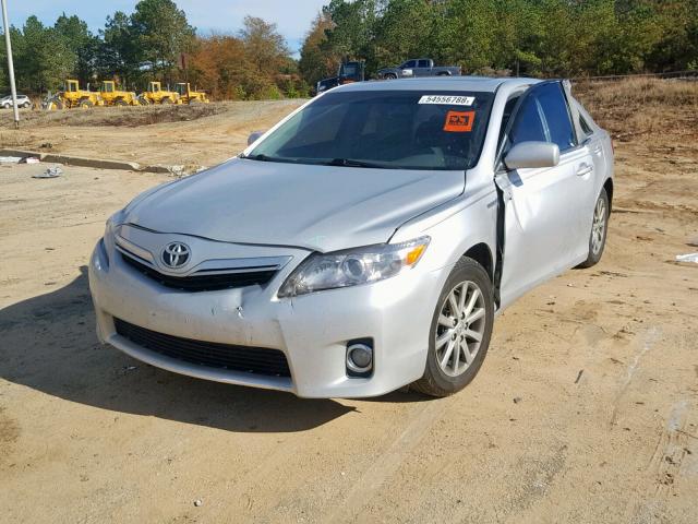 4T1BB3EK2AU118085 - 2010 TOYOTA CAMRY HYBR SILVER photo 2