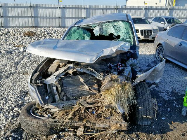 1GCHSCEN7H1333143 - 2017 CHEVROLET COLORADO L SILVER photo 9