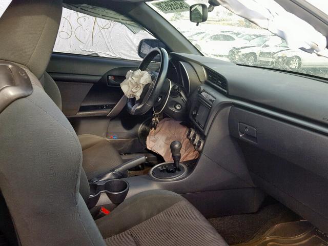 JTKJF5C76C3041642 - 2012 TOYOTA SCION TC WHITE photo 5