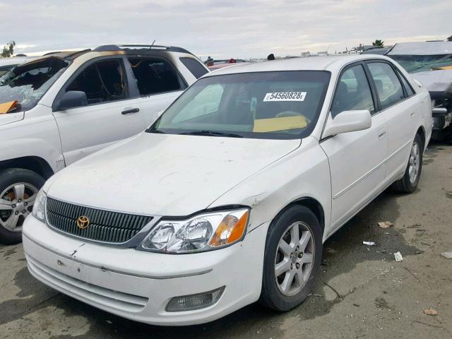 4T1BF28B8YU025169 - 2000 TOYOTA AVALON XL WHITE photo 2