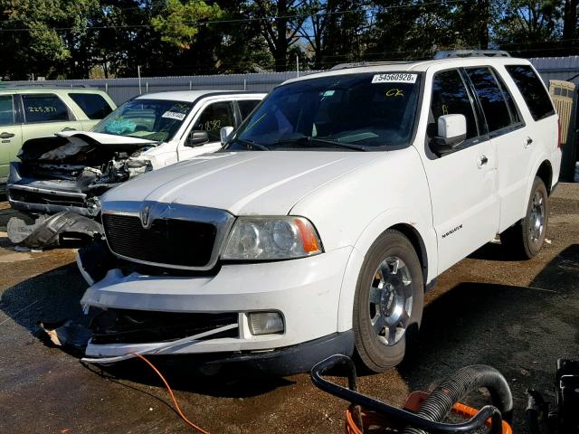 5LMFU28596LJ08904 - 2006 LINCOLN NAVIGATOR WHITE photo 2