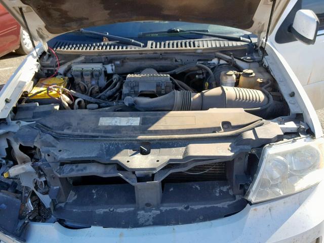 5LMFU28596LJ08904 - 2006 LINCOLN NAVIGATOR WHITE photo 7