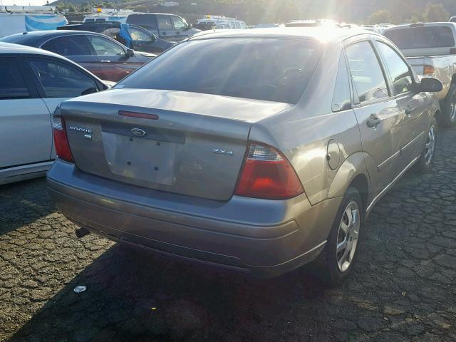 1FAFP34N75W264355 - 2005 FORD FOCUS ZX4 BEIGE photo 4