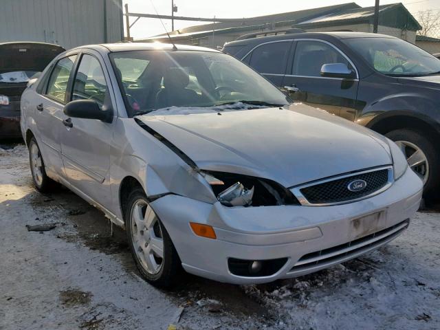 1FAFP34N25W126917 - 2005 FORD FOCUS ZX4 SILVER photo 1