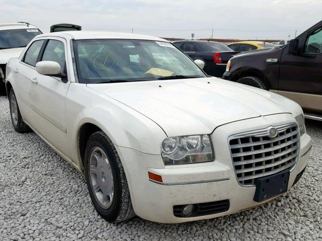 2C3KA53G86H460804 - 2006 CHRYSLER 300 TOURIN WHITE photo 1