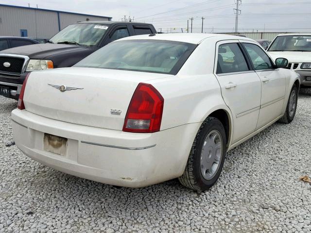 2C3KA53G86H460804 - 2006 CHRYSLER 300 TOURIN WHITE photo 4