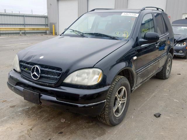 4JGAB54E31A273443 - 2001 MERCEDES-BENZ ML 320 BLACK photo 2