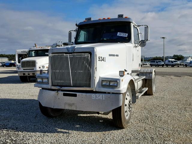 2WKPBD2G0YK965950 - 2000 WESTERN STAR/AUTO CAR CONVENTION WHITE photo 2