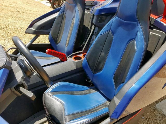 57XAAPFA5H8123761 - 2017 POLARIS SLINGSHOT BLUE photo 19