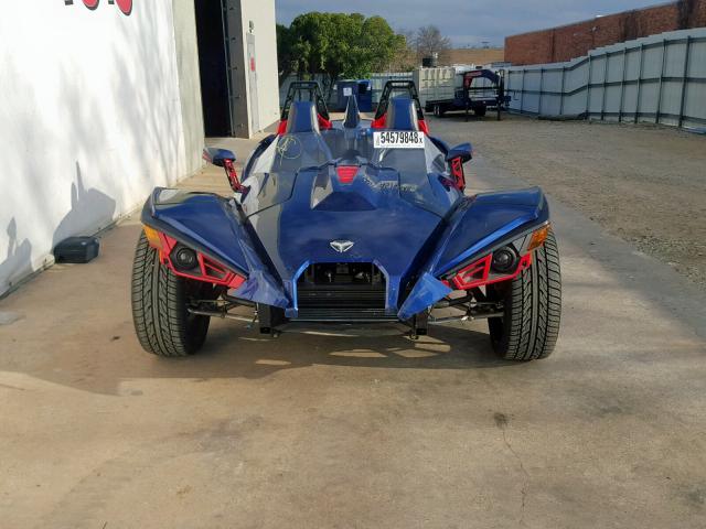 57XAAPFA5H8123761 - 2017 POLARIS SLINGSHOT BLUE photo 3