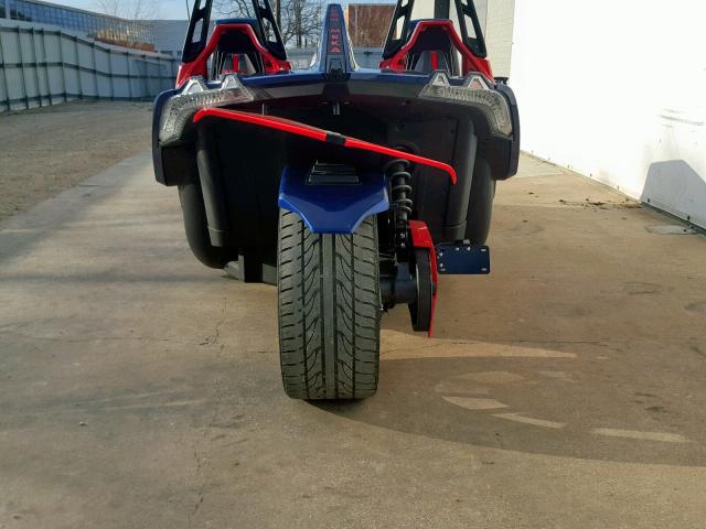 57XAAPFA5H8123761 - 2017 POLARIS SLINGSHOT BLUE photo 9