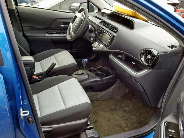 JTDKDTB32F1107589 - 2015 TOYOTA PRIUS C BLUE photo 5