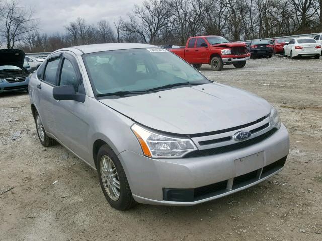 1FAHP35N59W163148 - 2009 FORD FOCUS SE SILVER photo 1