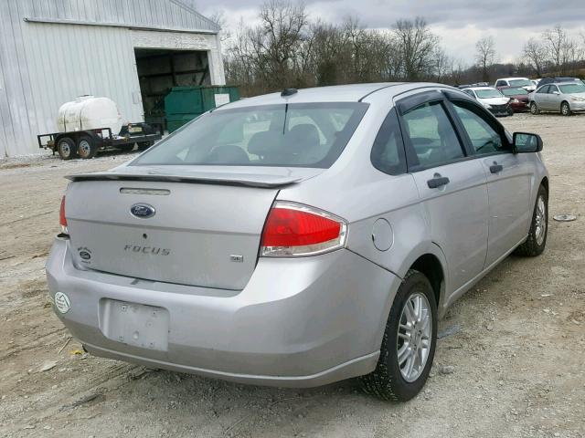 1FAHP35N59W163148 - 2009 FORD FOCUS SE SILVER photo 4