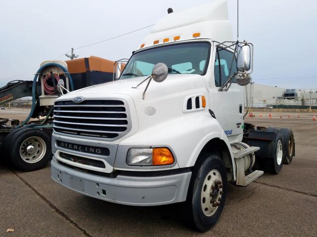 2FWJA3CV09AAL6303 - 2009 STERLING TRUCK A 9500 WHITE photo 2
