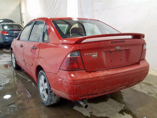 1FAHP34N47W328010 - 2007 FORD FOCUS ZX4 RED photo 3