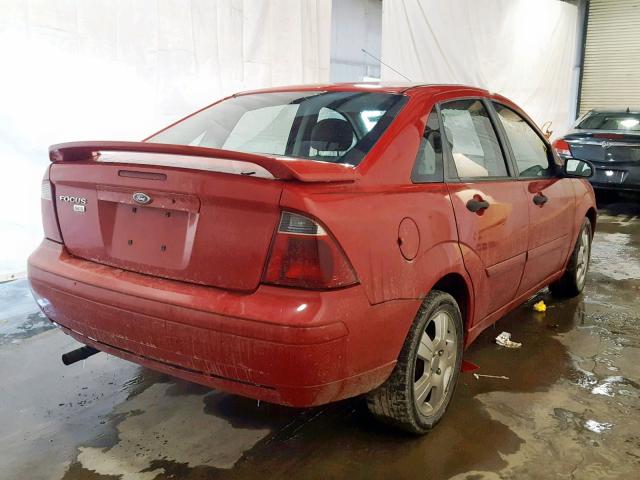 1FAHP34N47W328010 - 2007 FORD FOCUS ZX4 RED photo 4