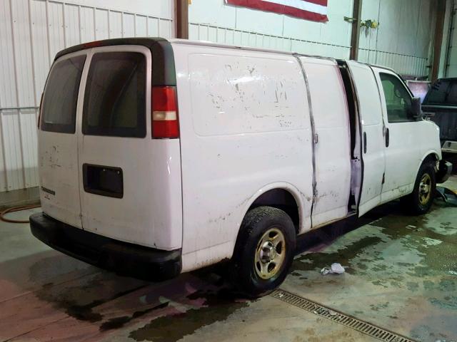 1GCFG15X781113967 - 2008 CHEVROLET EXPRESS G1 WHITE photo 4