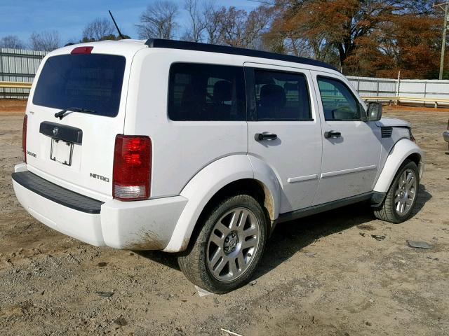 1D4PT4GK2BW602244 - 2011 DODGE NITRO HEAT WHITE photo 4