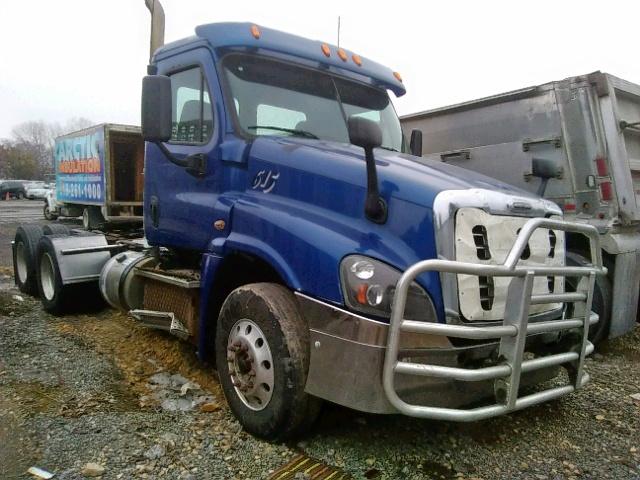 3AKJGED66FSGA7096 - 2015 FREIGHTLINER CASCADIA 1 BLUE photo 1