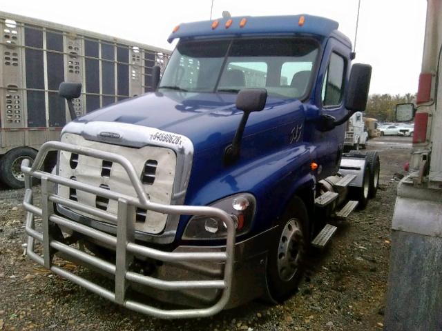 3AKJGED66FSGA7096 - 2015 FREIGHTLINER CASCADIA 1 BLUE photo 2