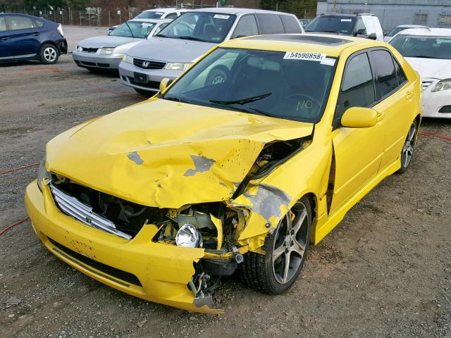 JTHBD192X20039235 - 2002 LEXUS IS 300 YELLOW photo 2