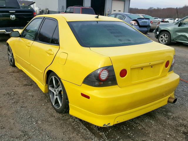 JTHBD192X20039235 - 2002 LEXUS IS 300 YELLOW photo 3